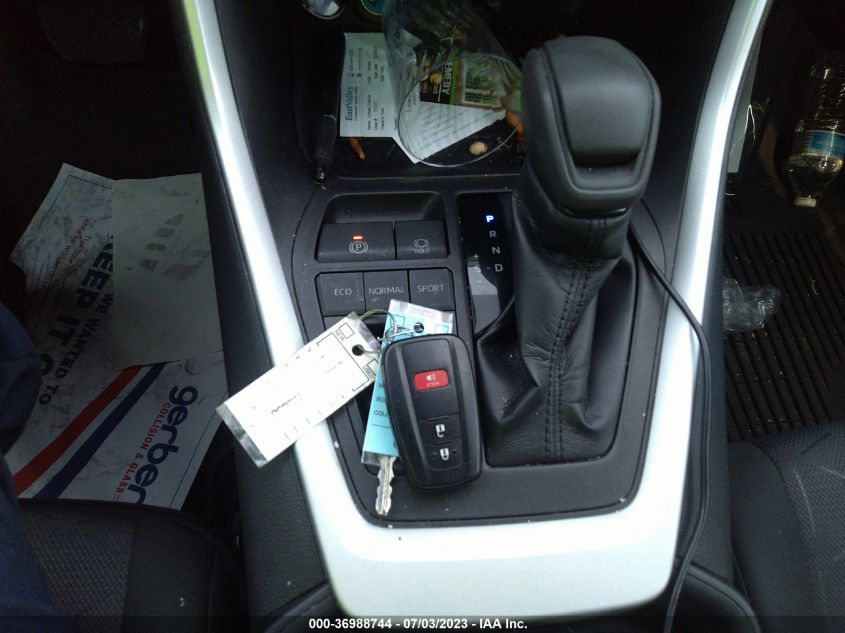 2020 TOYOTA RAV4 XLE - 2T3W1RFV0LC068797