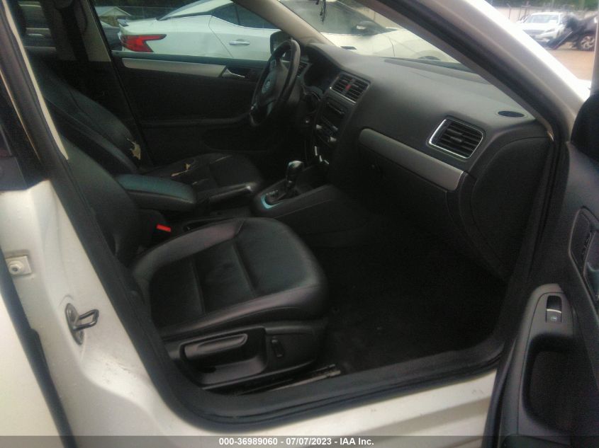 2013 VOLKSWAGEN JETTA SEDAN SE W/CONVENIENCE - 3VWDP7AJ5DM372933