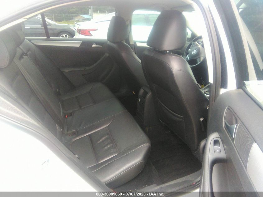 2013 VOLKSWAGEN JETTA SEDAN SE W/CONVENIENCE - 3VWDP7AJ5DM372933