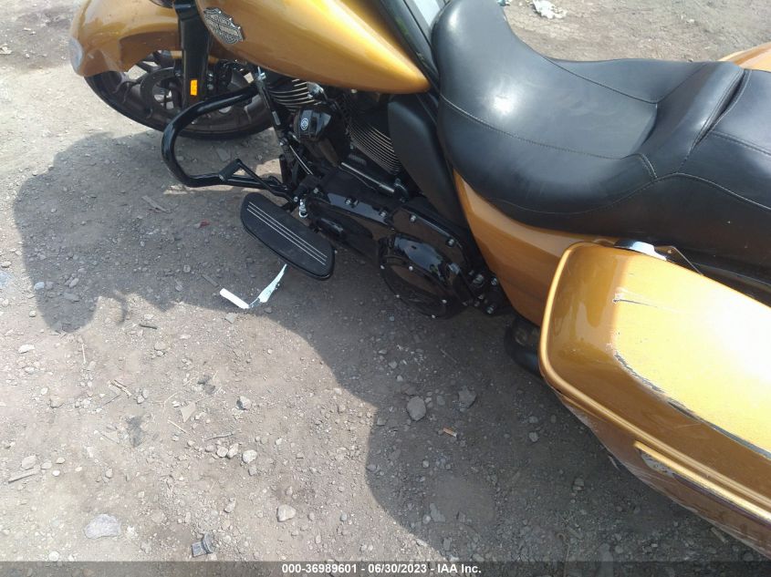 2023 HARLEY-DAVIDSON FLHXST - 1HD1ABL15PB620387