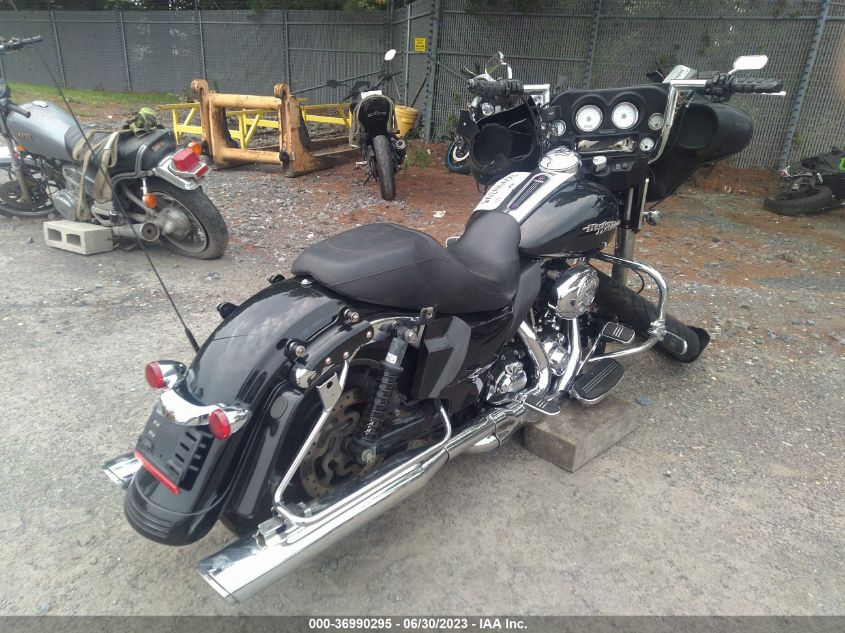 2012 HARLEY-DAVIDSON FLHX STREET GLIDE - 1HD1KBM13CB628204
