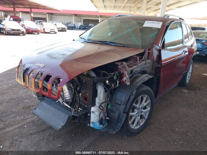 VIN 1C4PJLLB8JD611592 2018 JEEP CHEROKEE LATITUDE PLUS