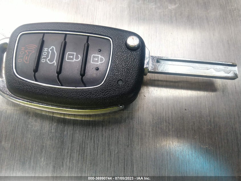VIN 5XYZT3LB0JG526671 2018 HYUNDAI SANTA FE SPORT 2.4L