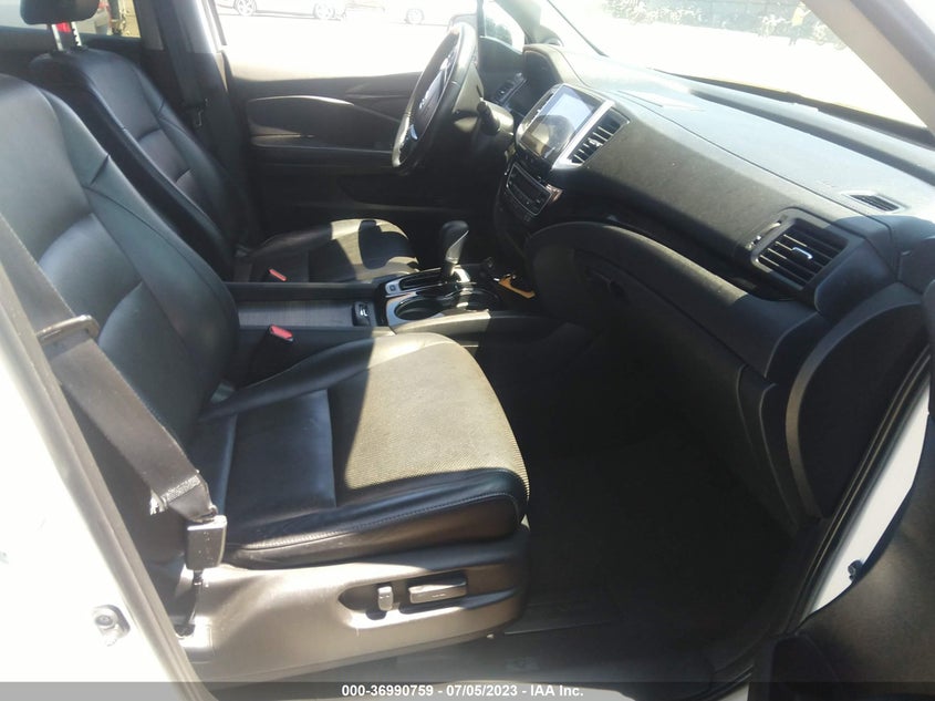 VIN 5FPYK3F73HB026695 2017 HONDA RIDGELINE RTL-E