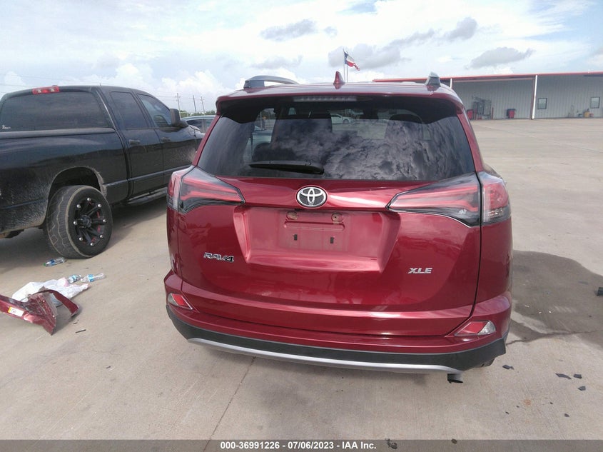 VIN 2T3WFREV1JW504796 2018 TOYOTA RAV4 ADVENTURE/XLE