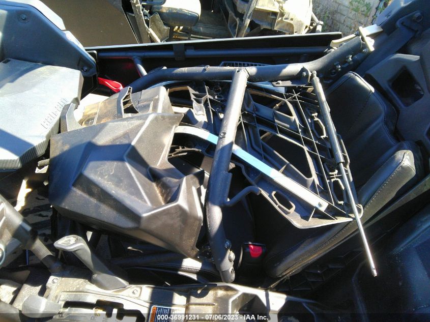 2022 CAN-AM MAVERICK X3 RS TURBO RR - 3JBVJAV2XNE000110