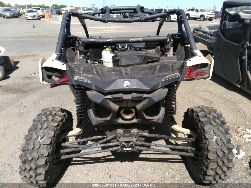 2022 CAN-AM MAVERICK X3 RS TURBO RR - 3JBVJAV2XNE000110
