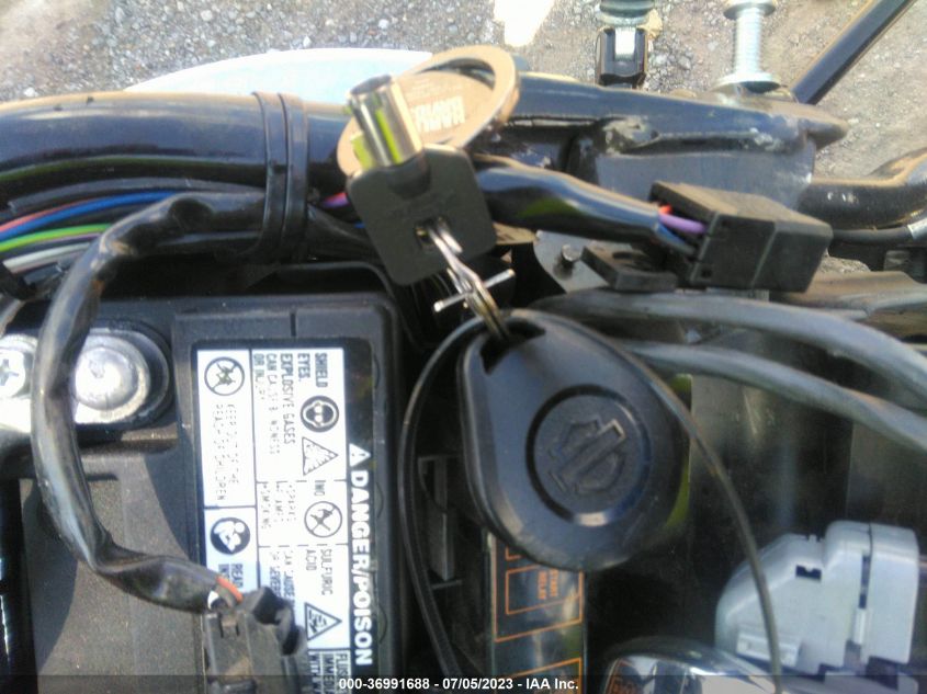 2009 HARLEY-DAVIDSON FLSTC - 1HD1BW5189Y037796