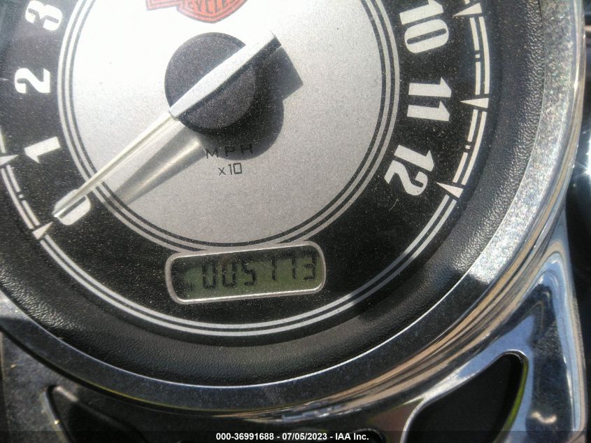 2009 HARLEY-DAVIDSON FLSTC - 1HD1BW5189Y037796