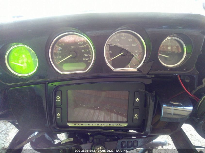2018 HARLEY-DAVIDSON FLHXS STREET GLIDE SPECIAL - 1HD1KRC10JB649132