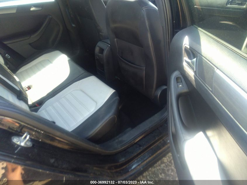 2016 VOLKSWAGEN JETTA SEDAN 1.8T SPORT - 3VWB17AJ2GM249894
