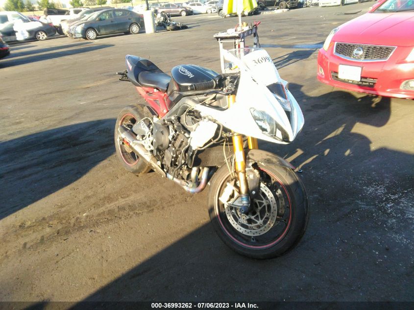 2015 TRIUMPH MOTORCYCLE DAYTONA 675R ABS - SMTA02YK2FJ670854