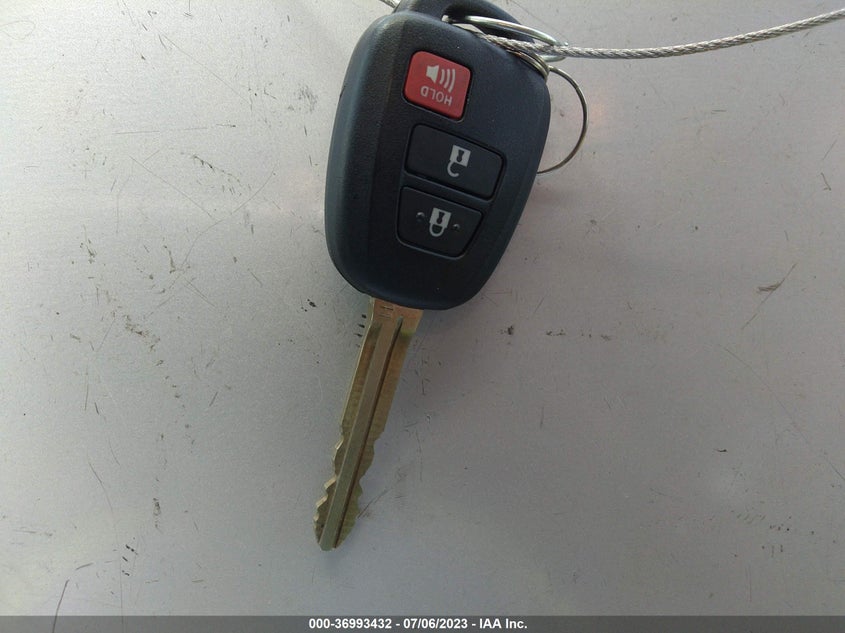 VIN JTMZFREV6HJ112421 2017 TOYOTA RAV4 LE