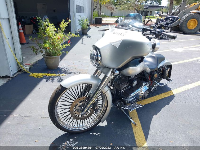 2010 HARLEY-DAVIDSON FLHX - 1HD1KB415AB670354