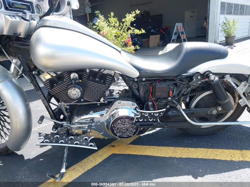 2010 HARLEY-DAVIDSON FLHX - 1HD1KB415AB670354