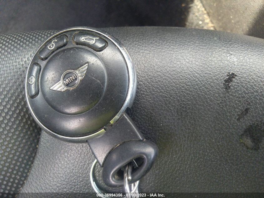 2013 MINI COOPER CONVERTIBLE S WMWZP3C51DT551387