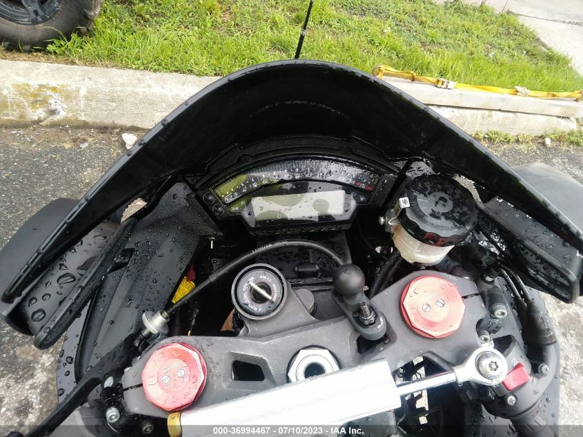 2011 KAWASAKI ZX1000 J JKAZXCJ17BA001116
