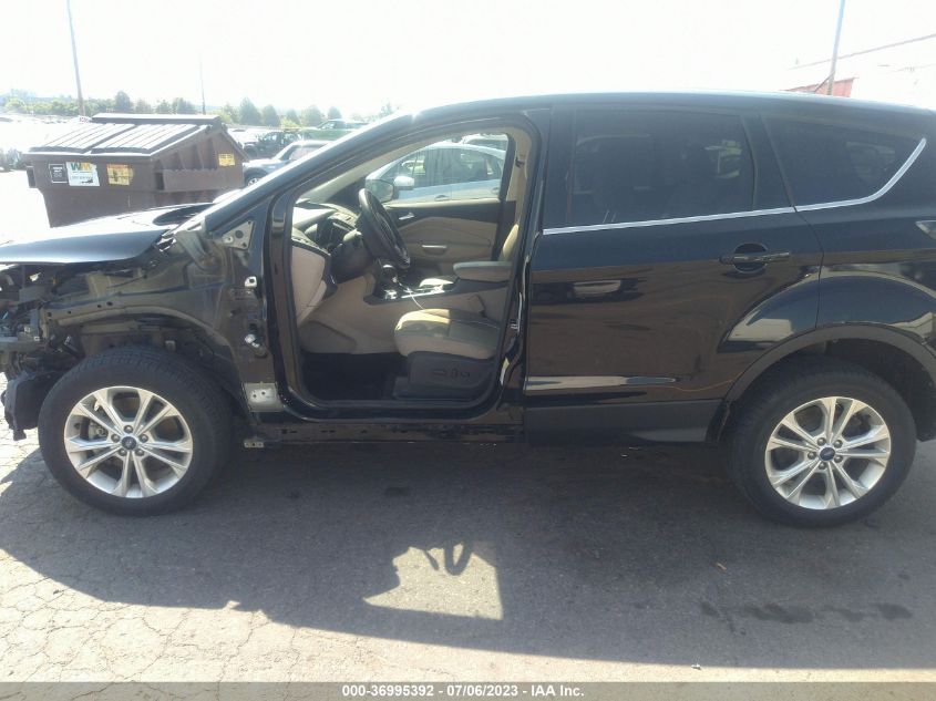 2017 FORD ESCAPE SE - 1FMCU9GD2HUB15570