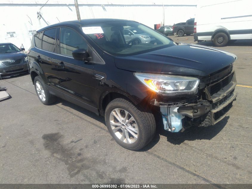 2017 FORD ESCAPE SE - 1FMCU9GD2HUB15570