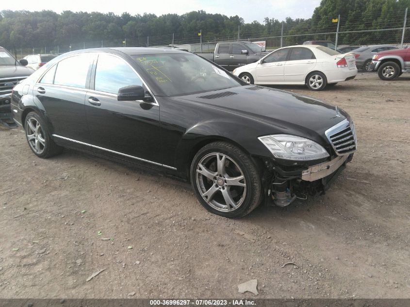 2013 MERCEDES-BENZ S-CLASS S 550 - WDDNG7DBXDA528074