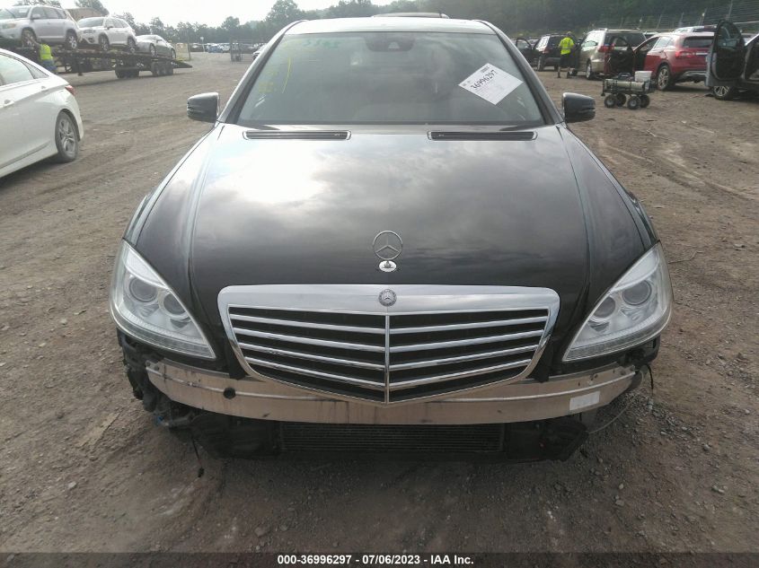 2013 MERCEDES-BENZ S-CLASS S 550 - WDDNG7DBXDA528074