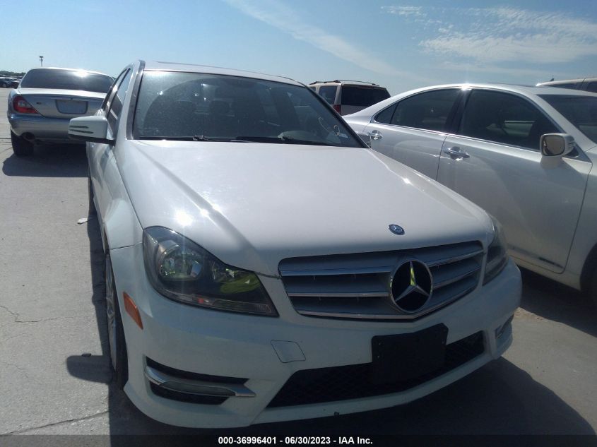 2013 MERCEDES-BENZ C-CLASS C 300 - WDDGF8AB2DR273623