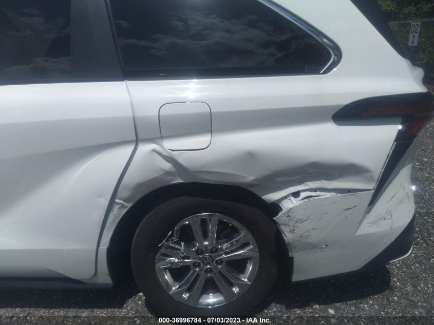 2022 TOYOTA SIENNA XSE - 5TDXSKFC1NS069953