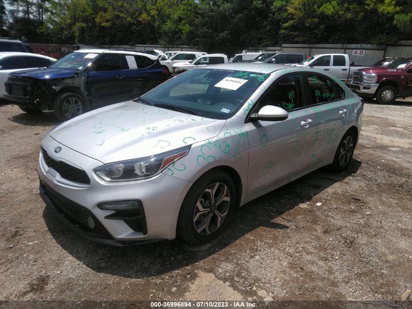 3KPF24AD4ME346711 Kia Forte LXS 2