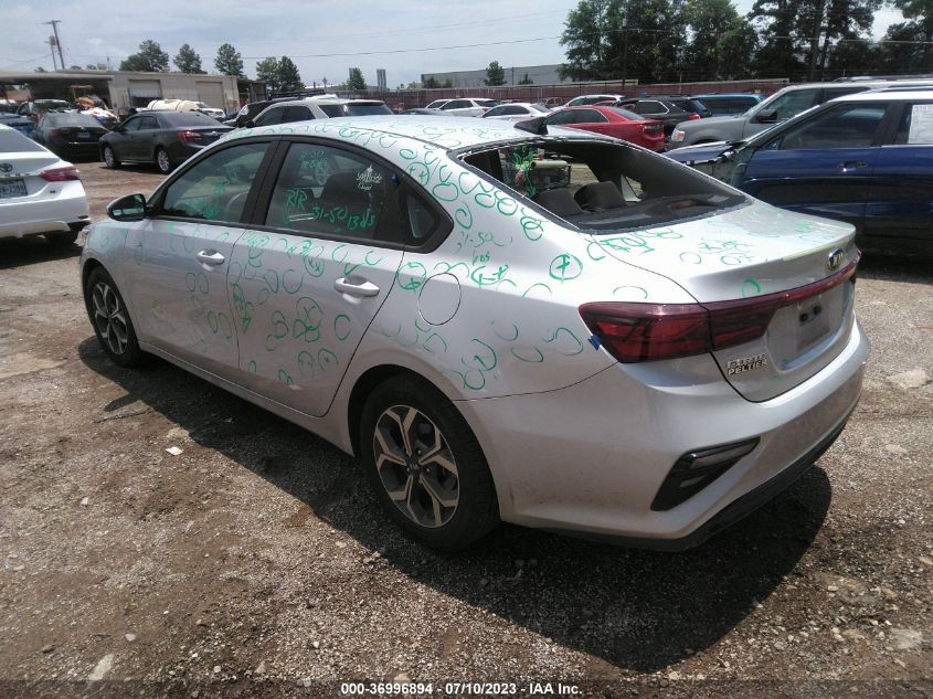 3KPF24AD4ME346711 Kia Forte LXS 3