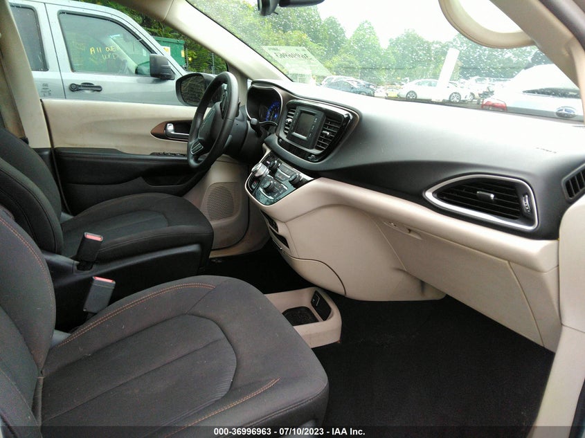 VIN 2C4RC1CG0HR578758 2017 CHRYSLER PACIFICA LX