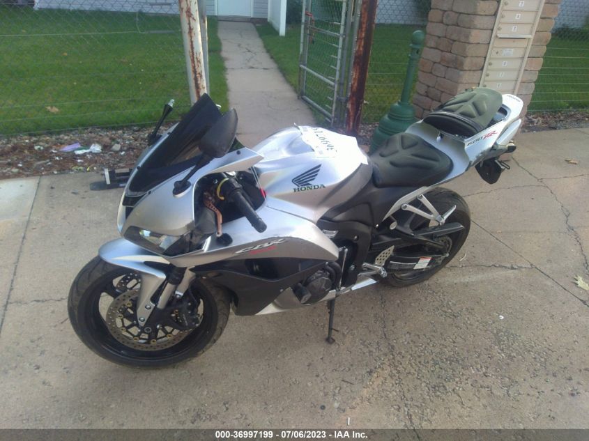 2008 HONDA CBR600 RR - JH2PC40098M100431