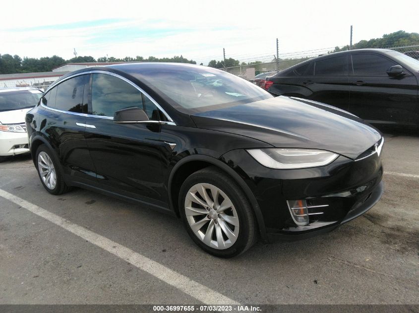 Images of 2019 TESLA MODEL X 5YJXCBE22KF190576 | vin: 5YJXCBE22KF190576 | 36997655