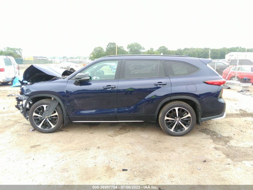 2022 TOYOTA HIGHLANDER XSE - 5TDJZRBH8NS219200