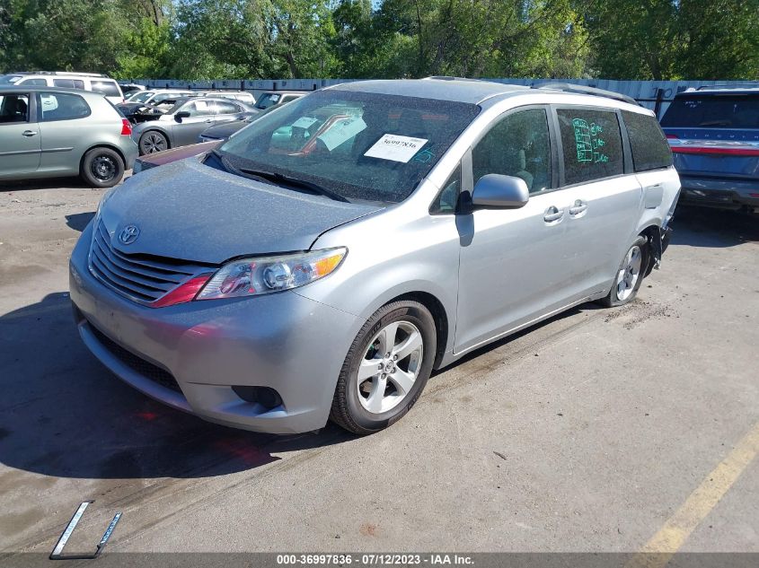 5TDKZ3DC6HS770488 2017 TOYOTA SIENNA, photo no. 2