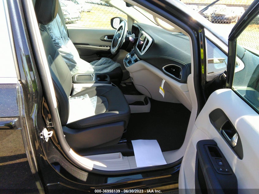 VIN 2C4RC1L78PR580000 2023 CHRYSLER PACIFICA HYBRID TOURING L