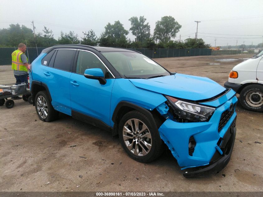 2019 TOYOTA RAV4 XLE PREMIUM - JTMA1RFV8KJ004335