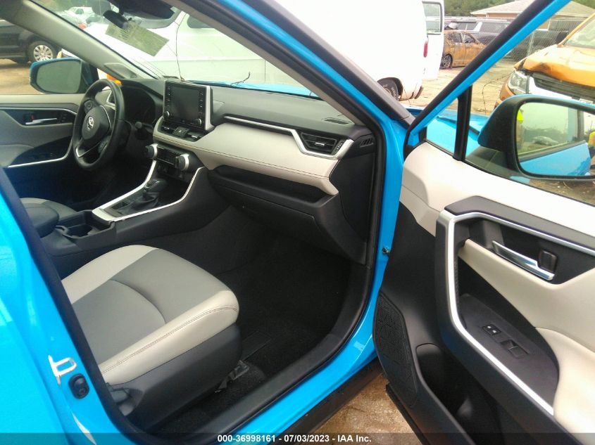 2019 TOYOTA RAV4 XLE PREMIUM - JTMA1RFV8KJ004335