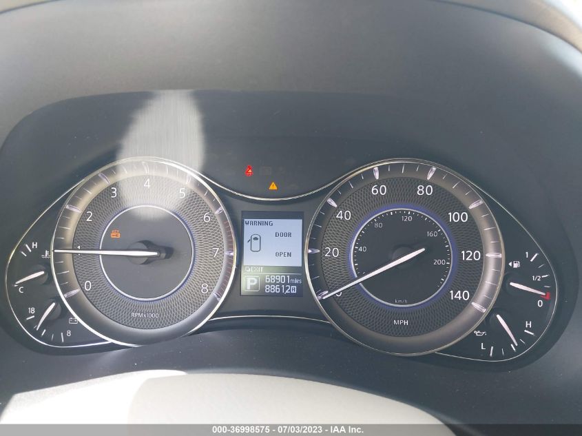 2016 INFINITI QX80 - JN8AZ2NF9G9613599