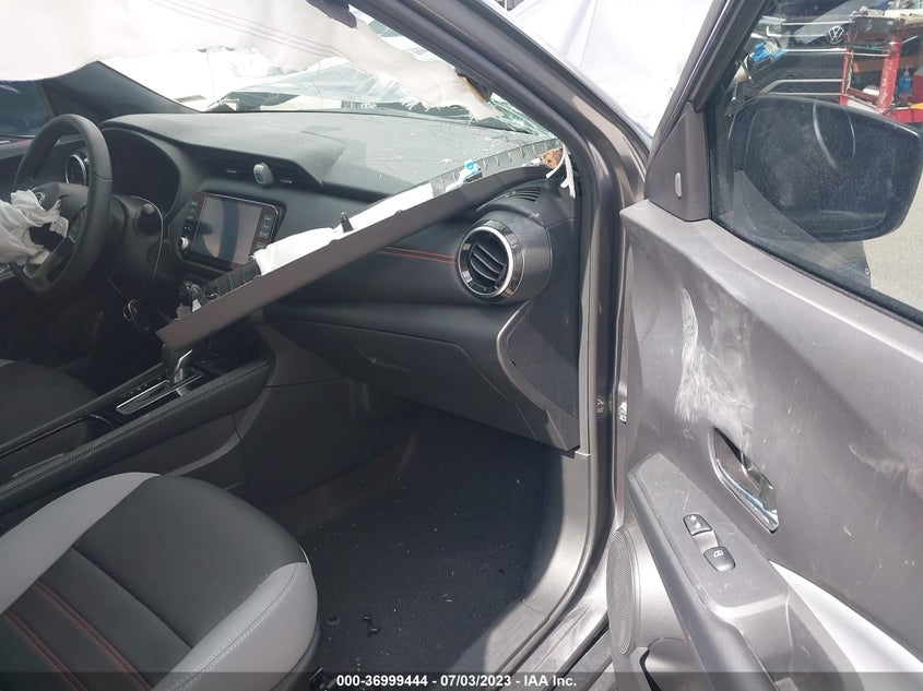 VIN 3N1CP5DV8PL477142 2023 NISSAN KICKS SR
