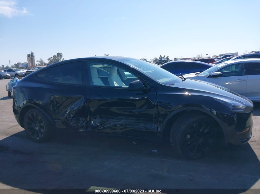 VIN 7SAYGDEE8PF806600 2023 TESLA MODEL Y LONG RANGE