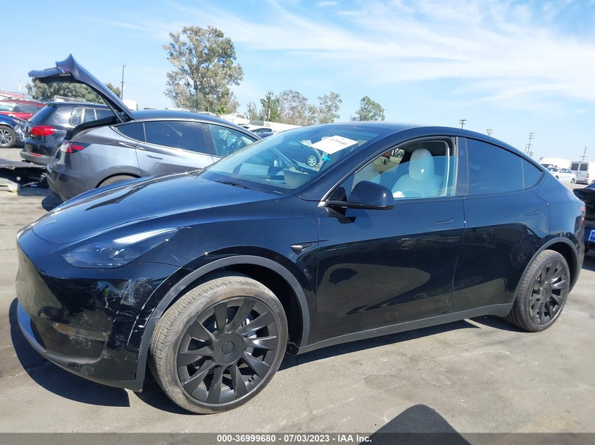 VIN 7SAYGDEE8PF806600 2023 TESLA MODEL Y LONG RANGE