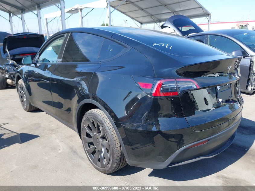 VIN 7SAYGDEE8PF806600 2023 TESLA MODEL Y LONG RANGE