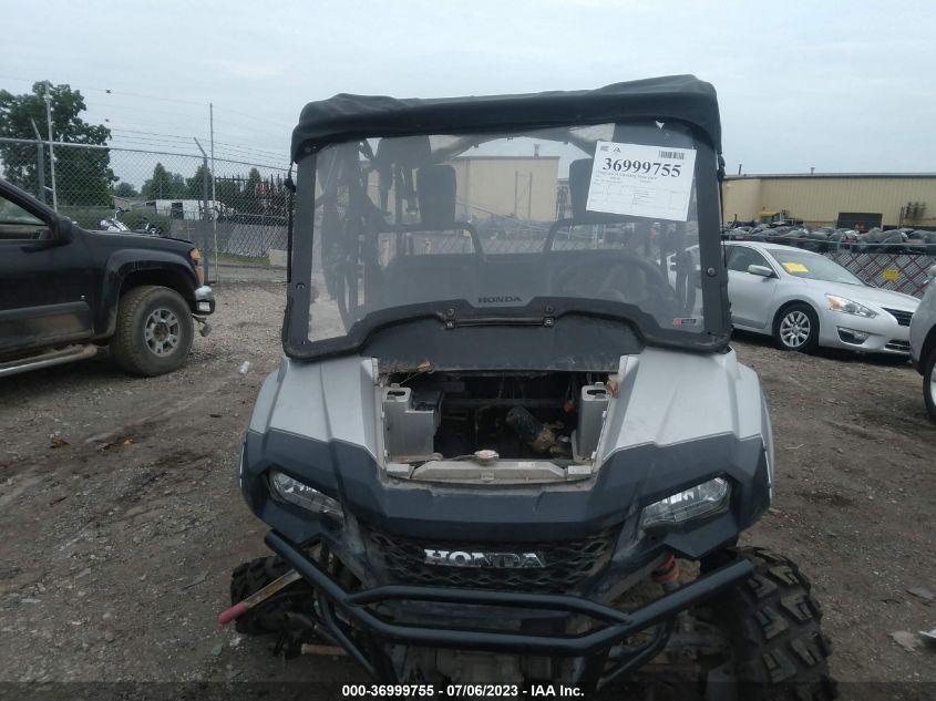 2017 HONDA SXS700 M4 1HFVE02H0H4301839