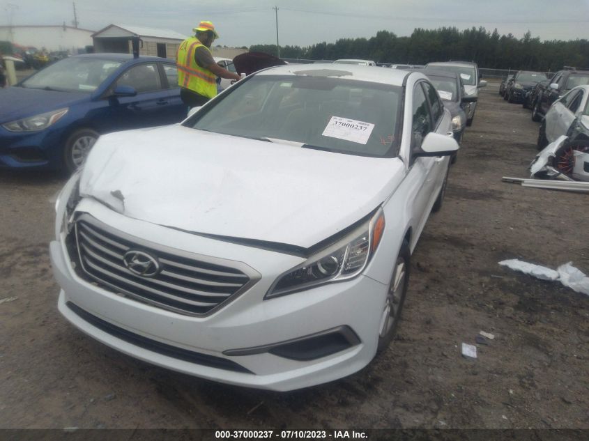 2017 HYUNDAI SONATA SE - 5NPE24AFXHH557524