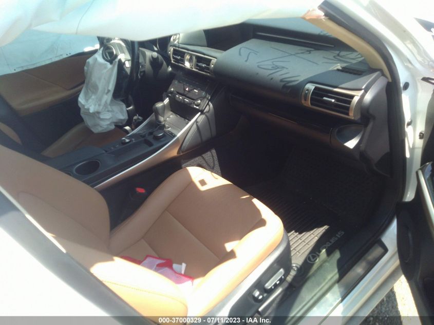 2016 LEXUS IS 300 JTHCM1D20G5014009