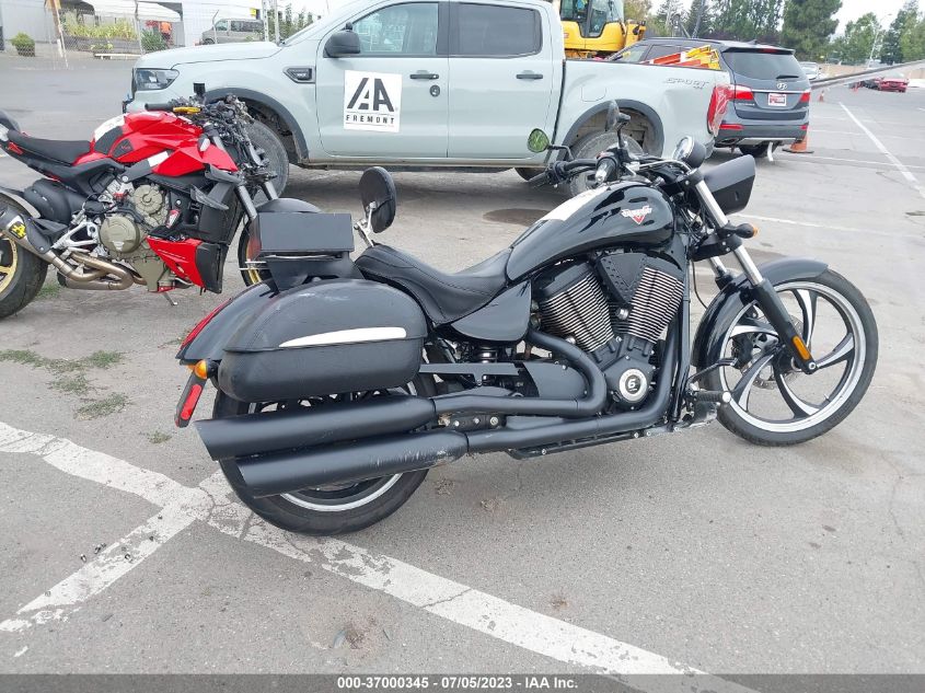 2014 VICTORY MOTORCYCLES VEGAS 8-BALL - 5VPGA36N4E3037608