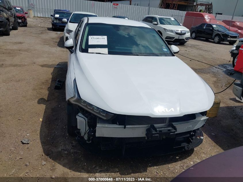 2022 KIA K5 LX - 5XXG24J25NG107762