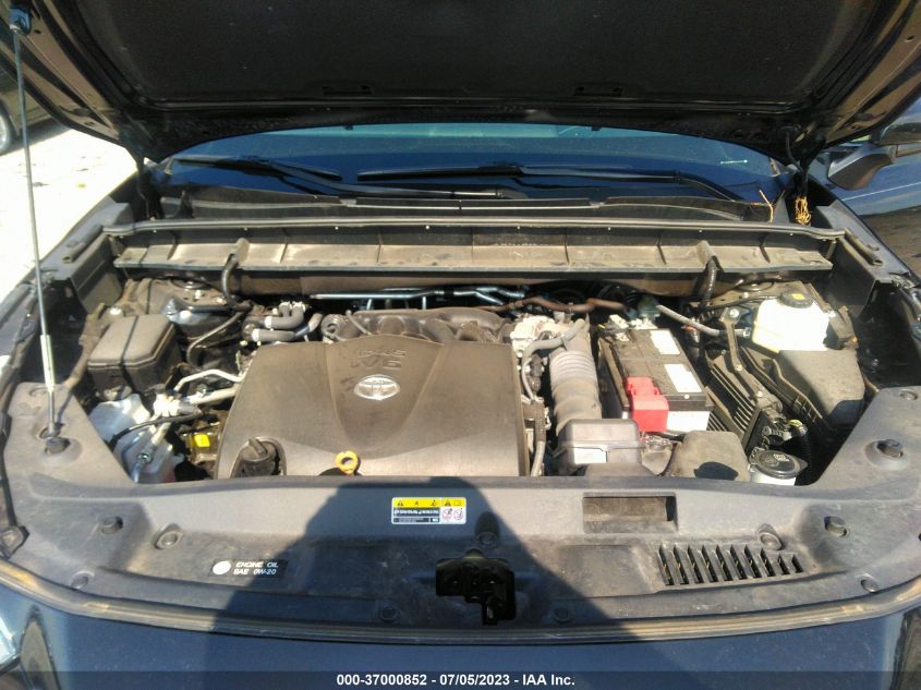 2021 TOYOTA HIGHLANDER XLE - 5TDGZRBHXMS086951