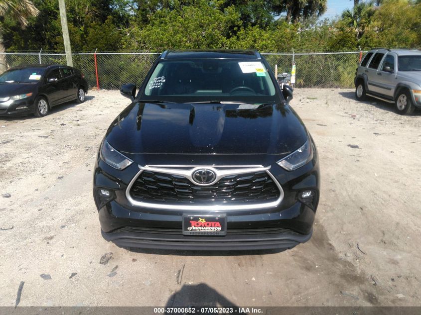 2021 TOYOTA HIGHLANDER XLE - 5TDGZRBHXMS086951
