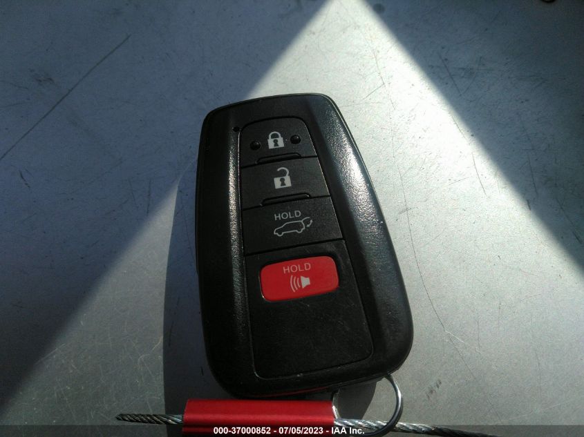 2021 TOYOTA HIGHLANDER XLE - 5TDGZRBHXMS086951